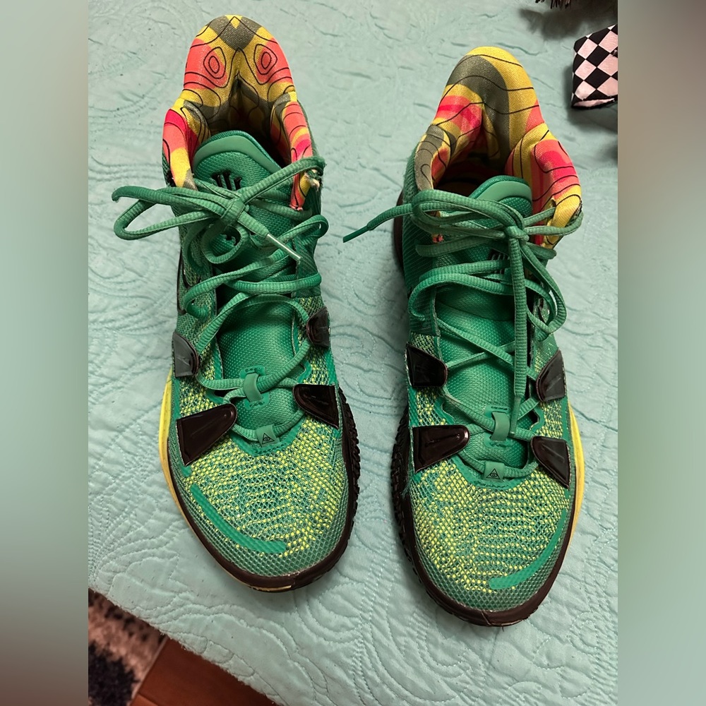 Kyrie Irving basketball shoes